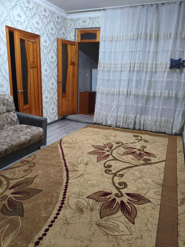 O'z uyimni arendaga beraman. Iltimos maklerlar bezovta qilmanglar. O'z uyimni arendaga beraman. Iltimos maklerlar bezovta qilmanglar.