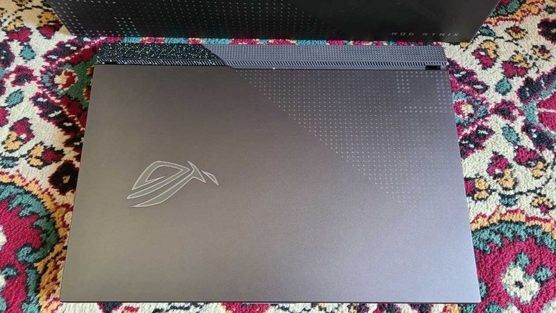 ASUS ROG Strix G713R