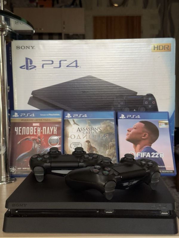 PlayStation 4 Slim 1Tb + Комплект