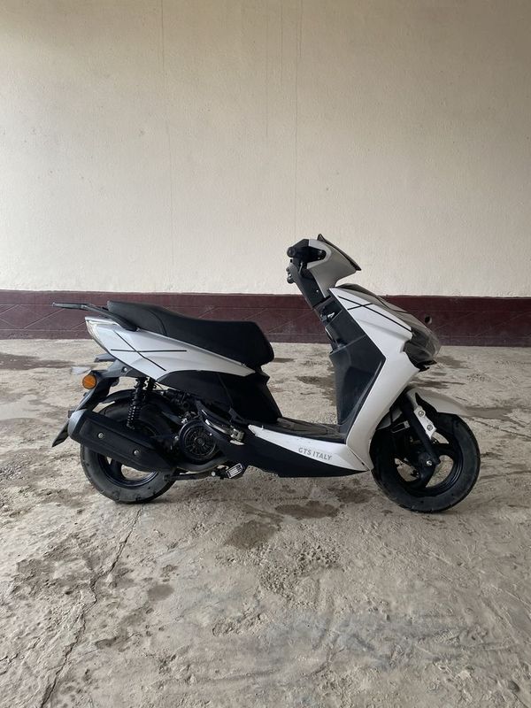 skuter gts italy скутер сотилади бензинли skuter gts italy скутер сотилади бензинли