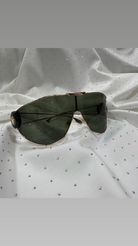 Brend- versace  narxi: 80.min