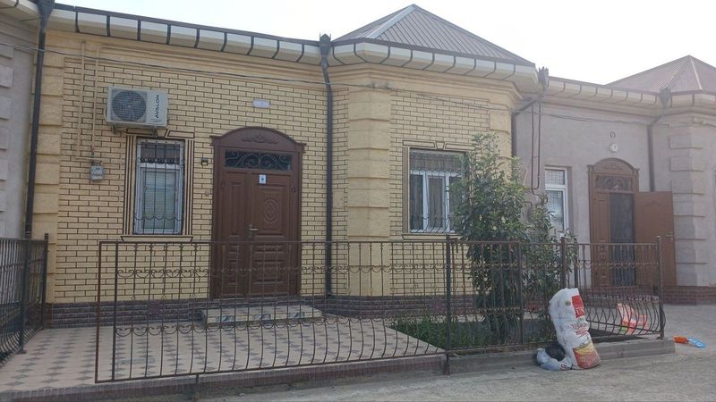 Hovli joy zudlik bilan sotiladi.