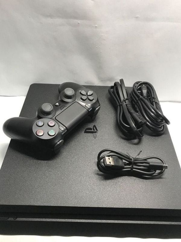 Playstation 4slim.