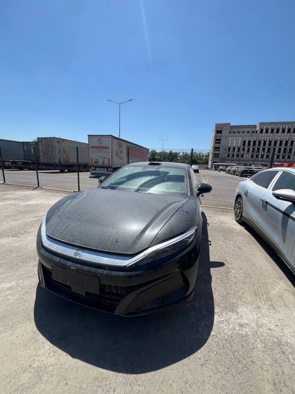 BYD HAN L 601 zapas hod dual mator 2025 yil 2.7 sekind 100 ga BYD HAN L 601 zapas hod dual mator 2025 yil 2.7 sekind 100 ga