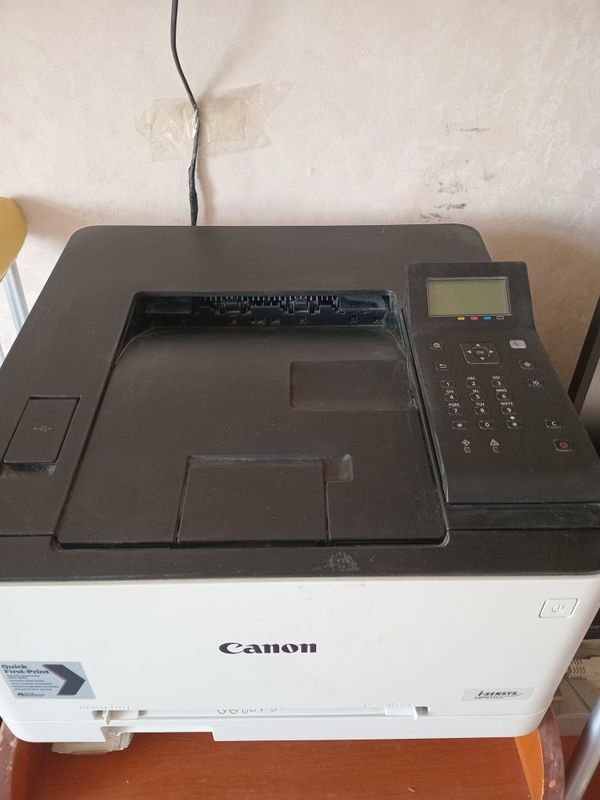 Продаю Принтер цветной Canon б/у.