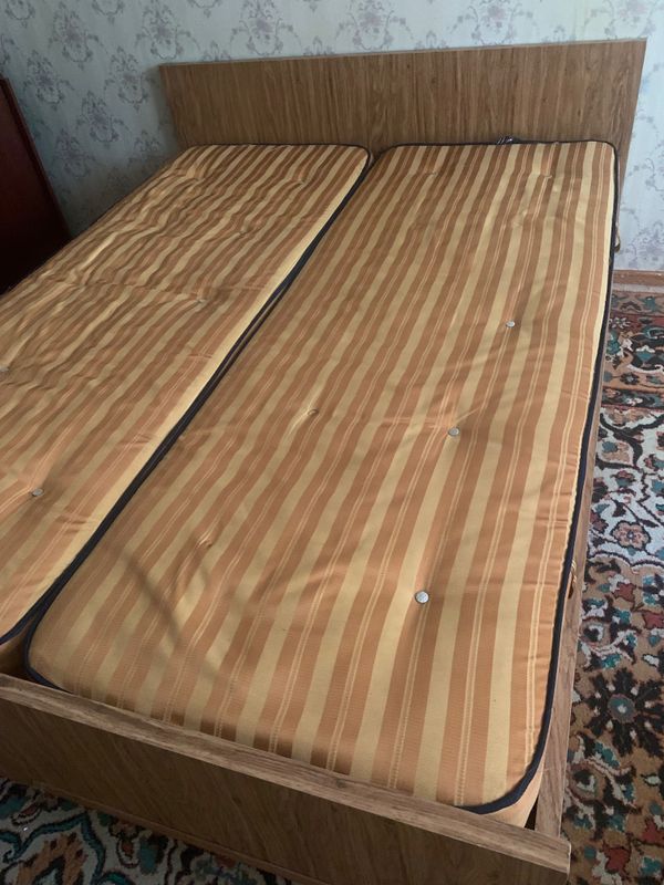 Кровать двуспальная