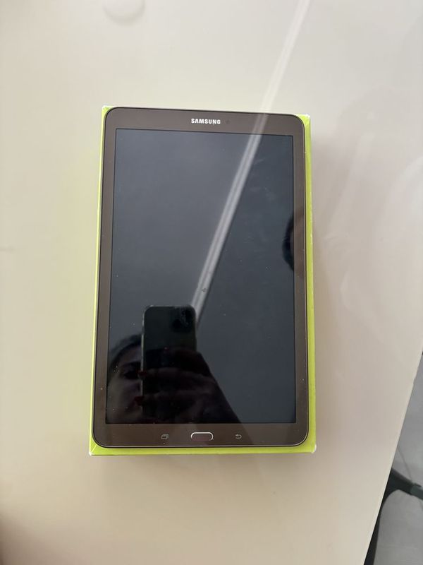 Продаю планшет Samsung Galaxy tab E в хорошем состоянии использовали 2 Продаю планшет Samsung Galaxy tab E в хорошем состоянии использовали 2