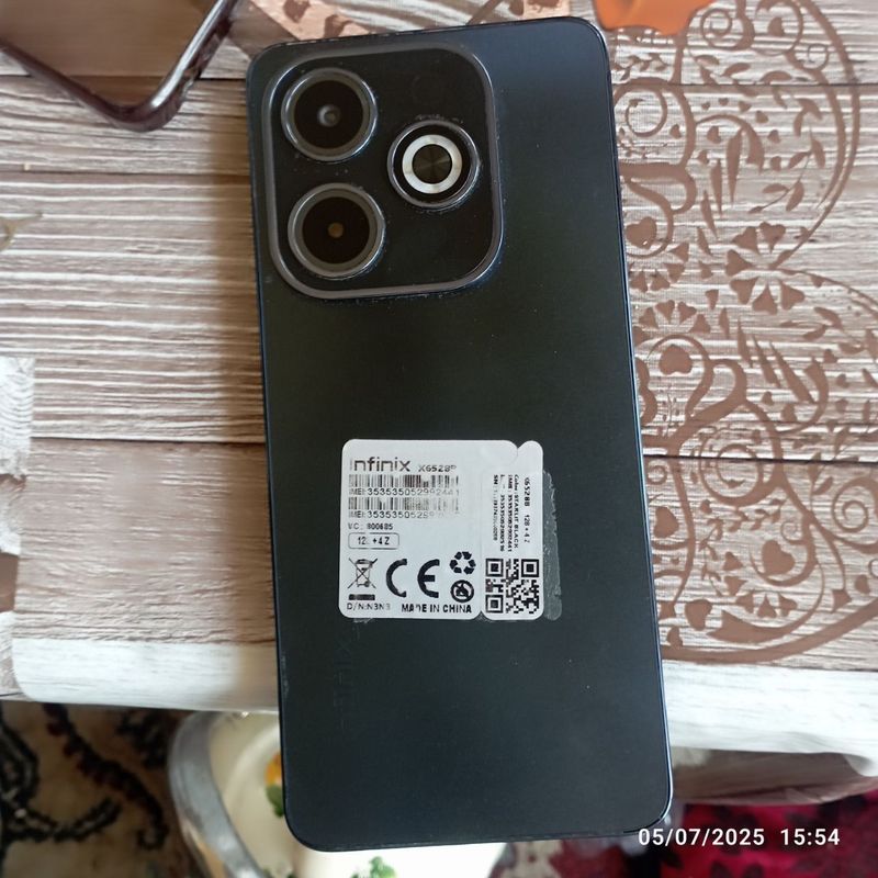 Infinix HOT 40i 128 GB Infinix HOT 40i 128 GB