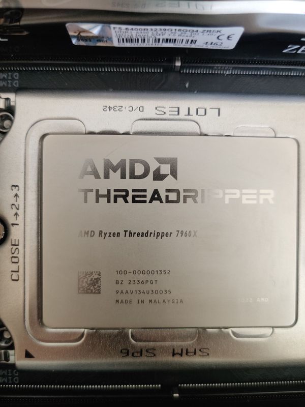Ryzen Threadripper 7960X +ASUS Pro WS TRX50-SAGE WIFI Ryzen Threadripper 7960X +ASUS Pro WS TRX50-SAGE WIFI