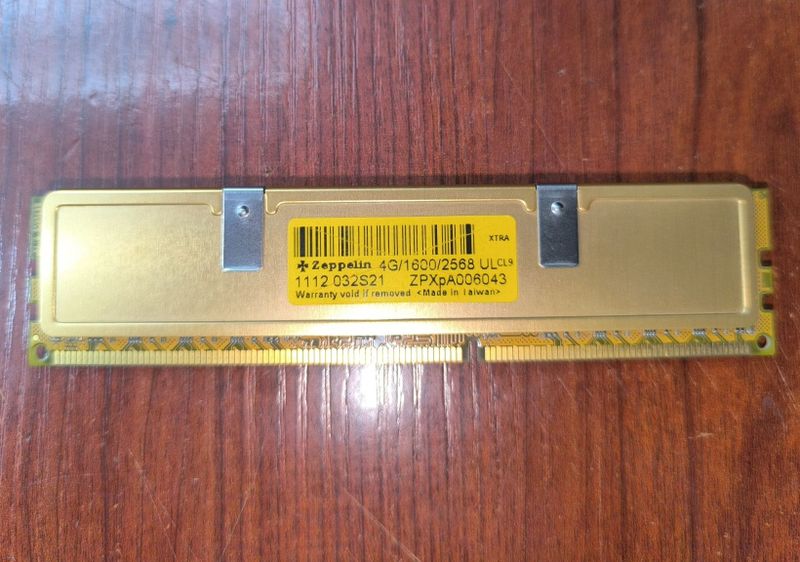 Оперативка DDR3 4Gb 1600 Оперативка DDR3 4Gb 1600