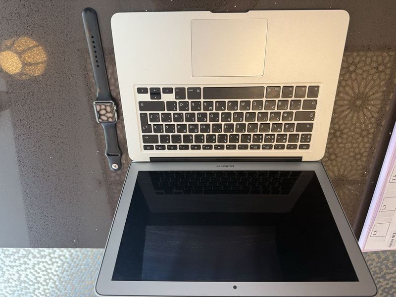 Mac book pro и Apple Watch Mac book pro и Apple Watch
