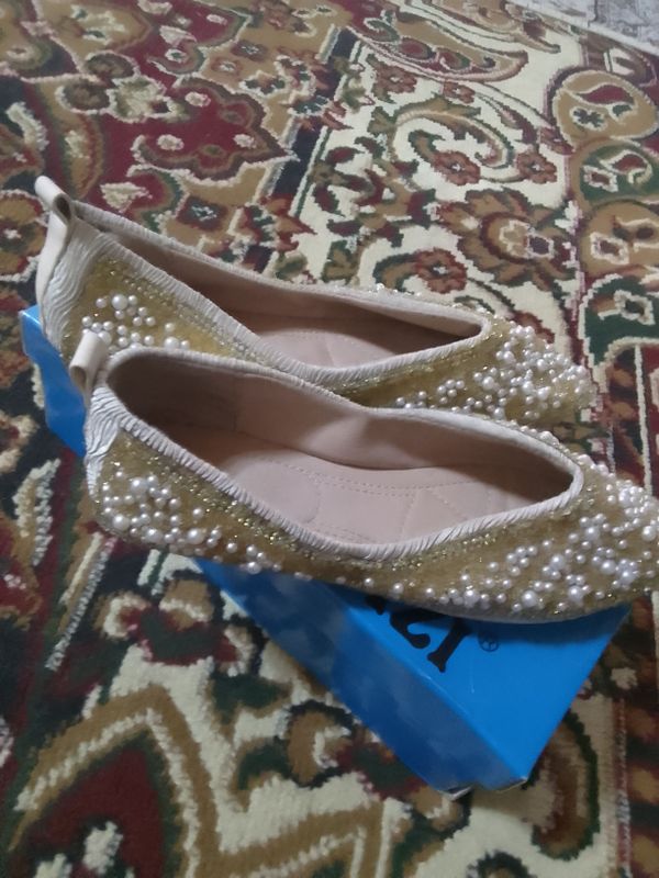 36 razmer 50 ming so'm 2 marta kiyilgan holat yaxw