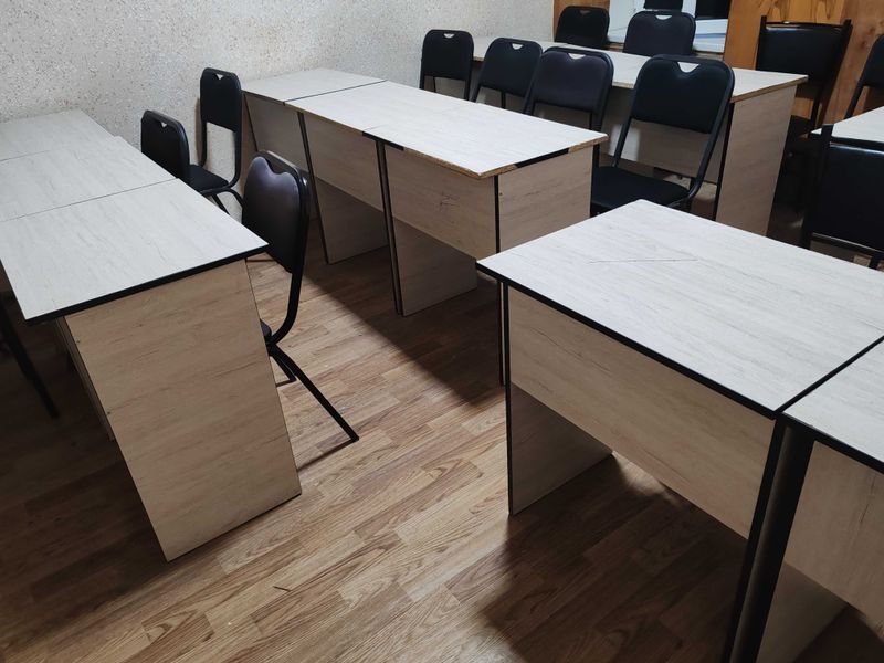 O'quv markaz uchun stol stul sotiladi O'quv markaz uchun stol stul sotiladi