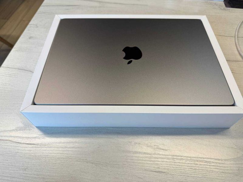 Macbook Pro 14-inch M1Pro/16/512 Macbook Pro 14-inch M1Pro/16/512