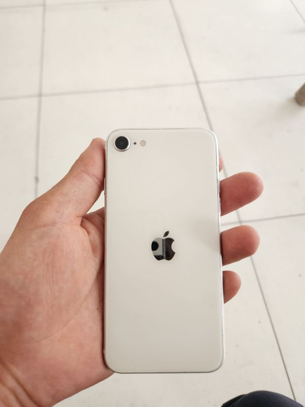 Iphone se 2020 . Iphone se 2020 .