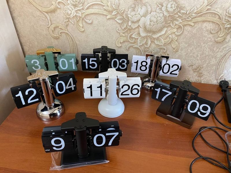 Часы перекидные шестеренкой настольные Flip Clock интерьер дизайн