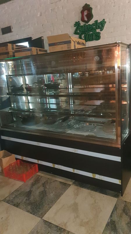 продаю мангал и витринный холодильник продаю мангал и витринный холодильник