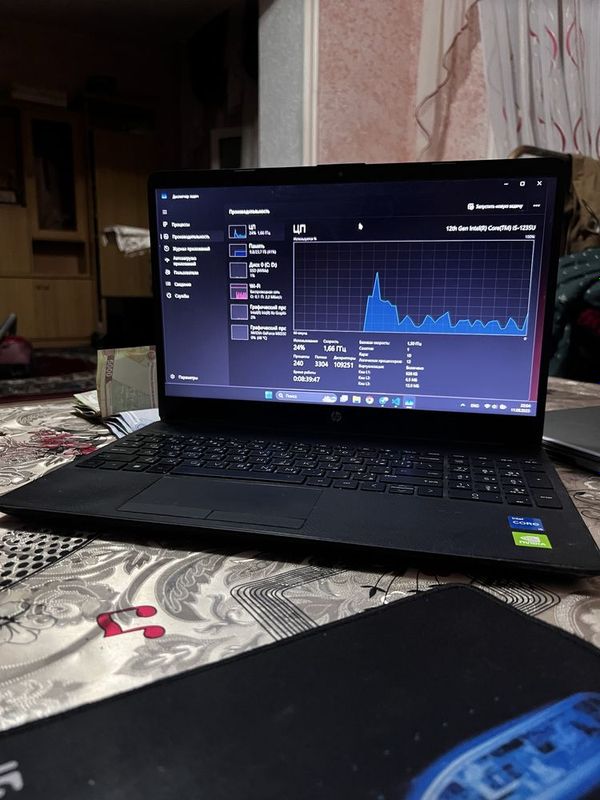 Hp laptop core-i5 1235U