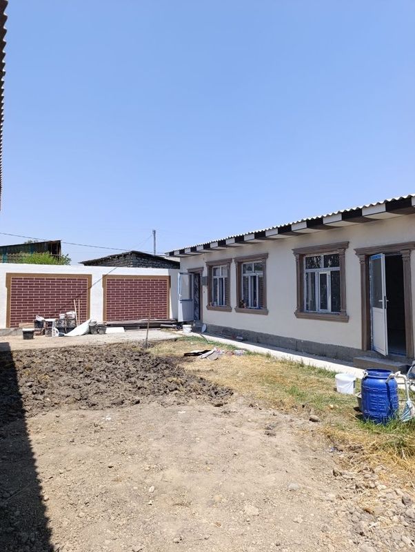 Uy sotiladi 2,3sotix 3xona xommom 37 000$ Uy sotiladi 2,3sotix 3xona xommom 37 000$