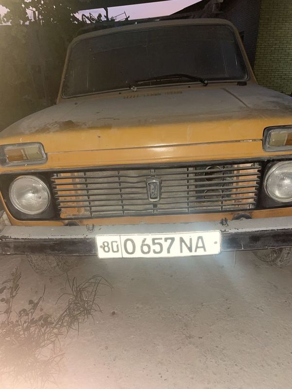 Niva sotiladi pul kerakligi uchun Niva sotiladi pul kerakligi uchun