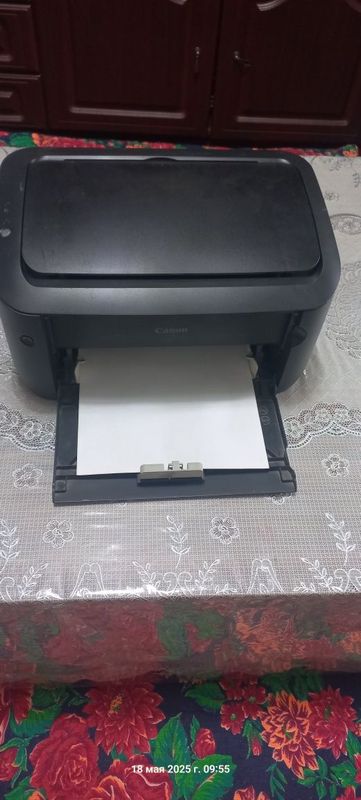 Canon LBP6000B Printer sotiladi. Canon LBP6000B Printer sotiladi.