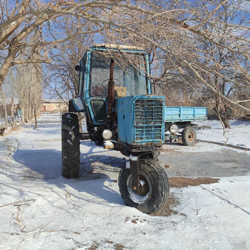 MTZ-80 sotiladi telechkasi bilan Holati yaxshi ,