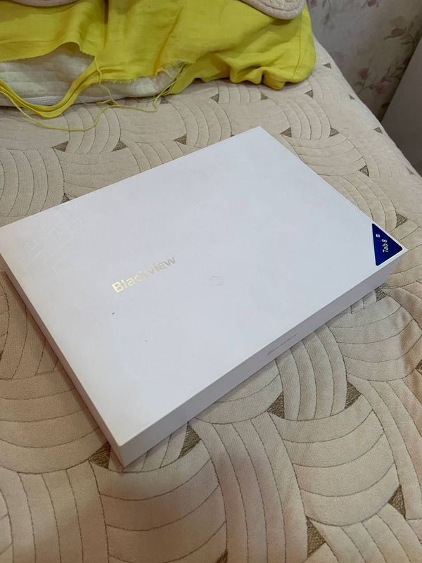 Планшет Blackview tab 8 сломанный экран поцарапанный корпус Планшет Blackview tab 8 сломанный экран поцарапанный корпус