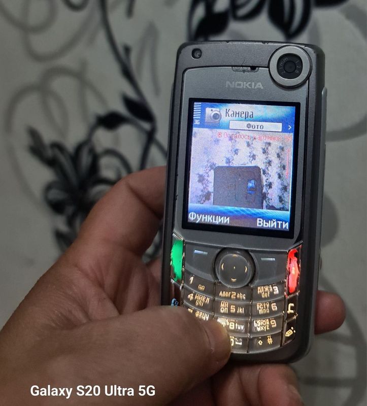 Nokia 6680 сотилади Nokia 6680 сотилади