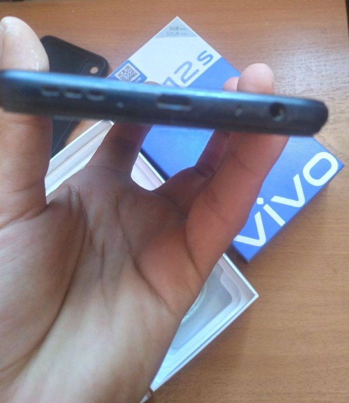 Vivo y 12s 3/32 GB