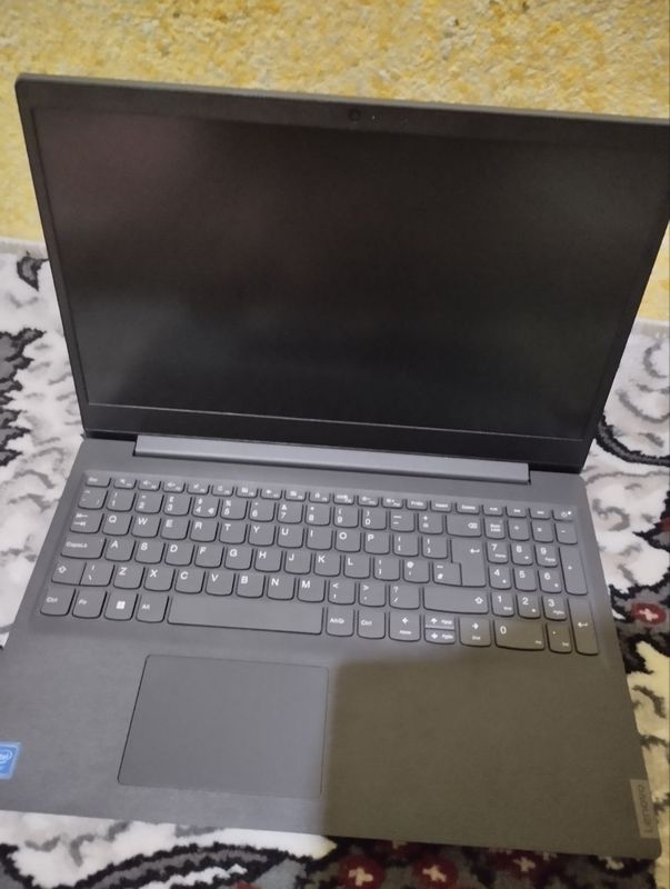 LENOVO V15 Intel