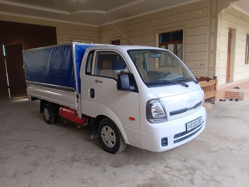 Kia bongo jizzah