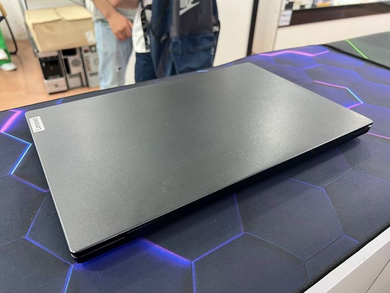 Kompyuter lenovo v15 arzon narxda optim kompyuterlar bor Kompyuter lenovo v15 arzon narxda optim kompyuterlar bor