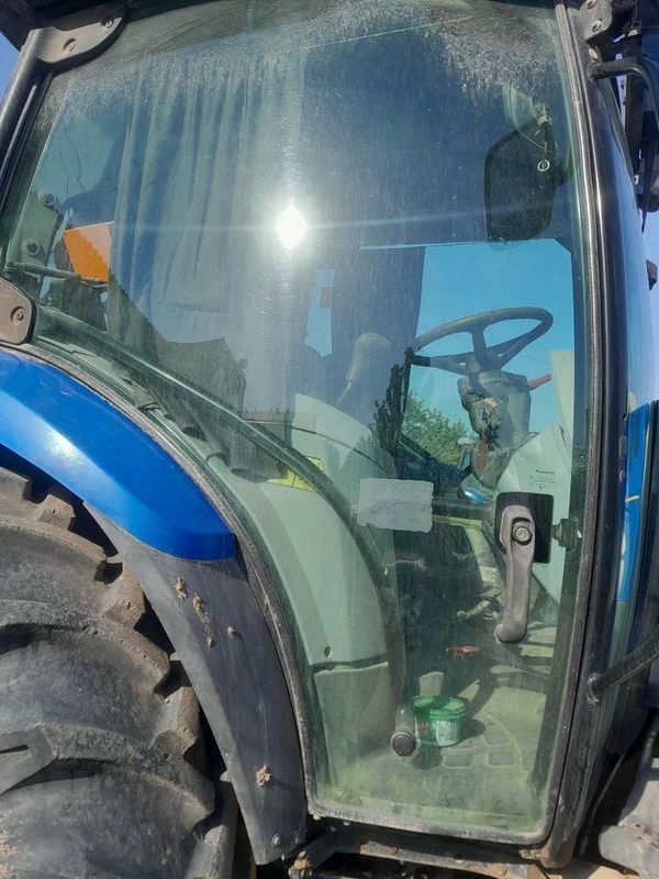 New Holland 6070