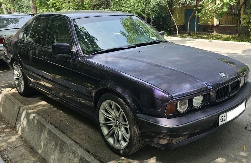 Продается BMW E34, мотор М50 Продается BMW E34, мотор М50