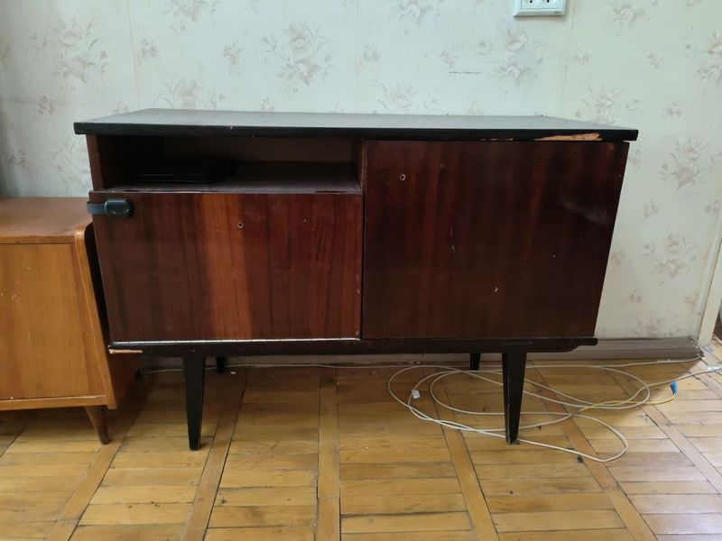 Продается тумбочка Продается тумбочка