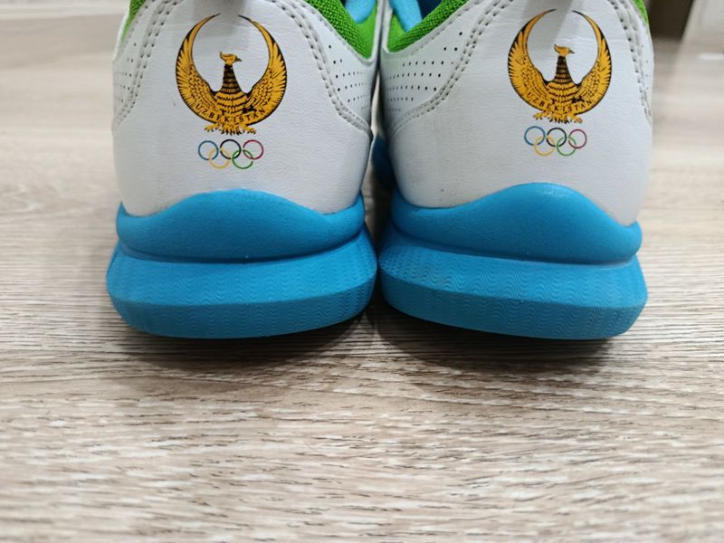 Кроссовки спортивные Кроссовки спортивные