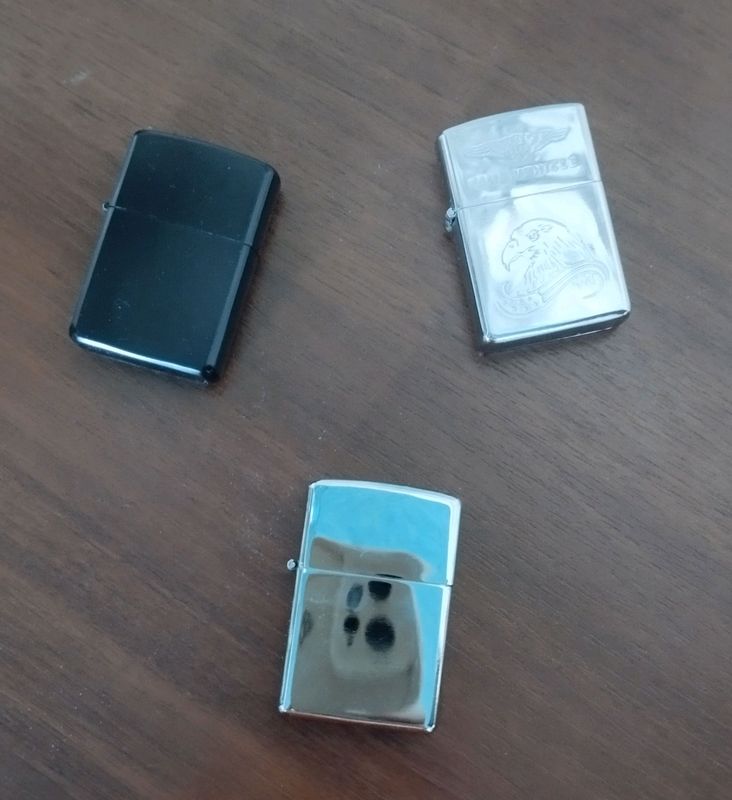 продам зажигалки срочно. продам зажигалки срочно.
