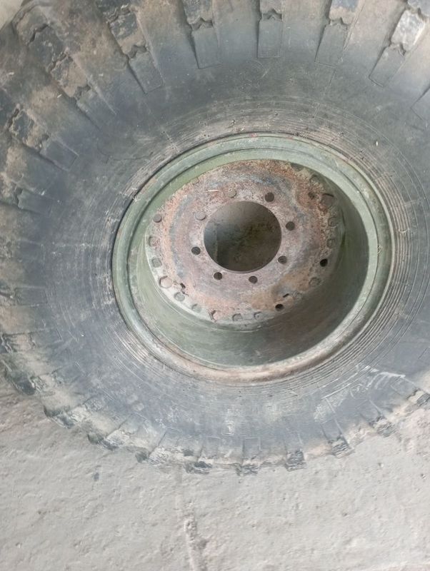Traktor orqa balonlar Traktor orqa balonlar