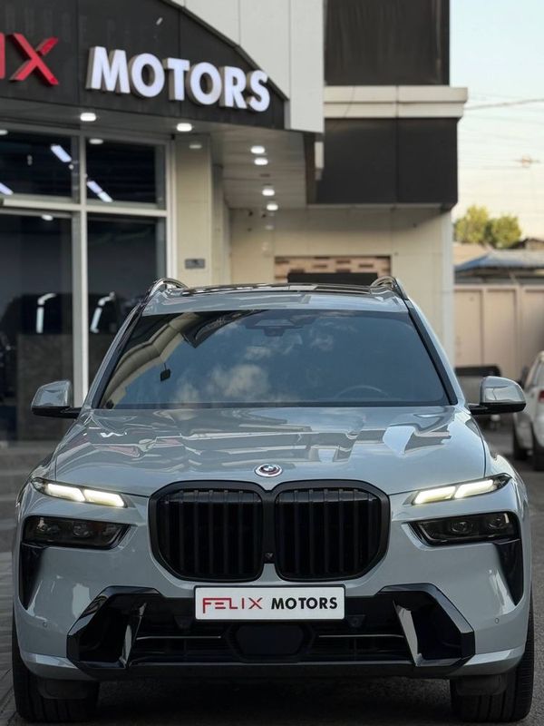 BMW X7 40i (Restyling) BMW X7 40i (Restyling)
