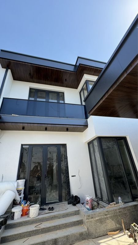 Продается Евро 2 Дома Штаб кукча 2 сот 6 ком 3 уровня