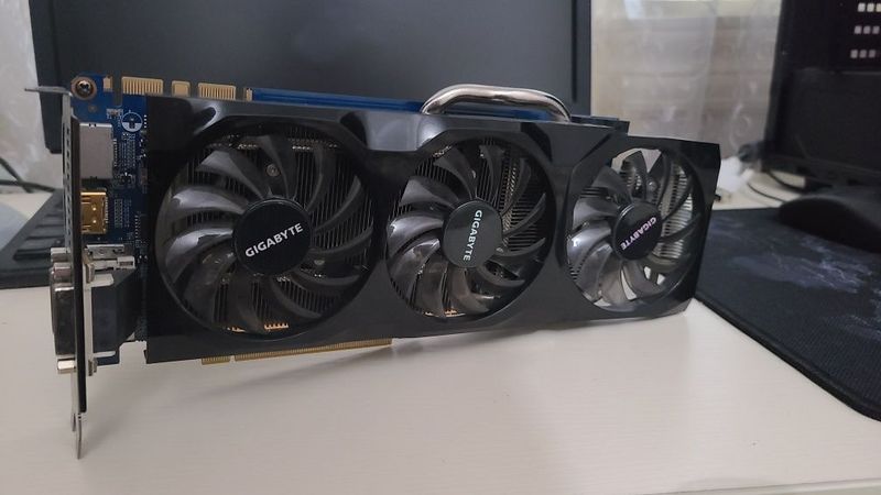 Видеокарта GTX560 Ti 1gb 320Bit Видеокарта GTX560 Ti 1gb 320Bit