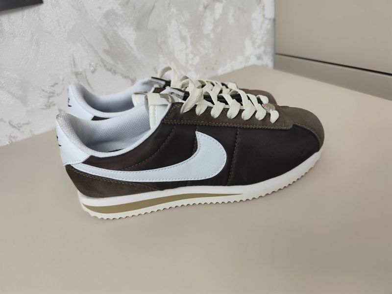 Продаются кроссовки Nike cortez Продаются кроссовки Nike cortez