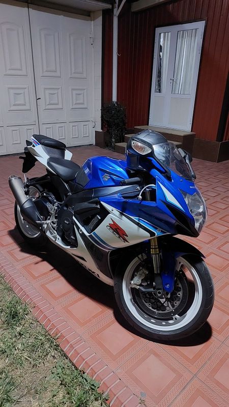 Suzuki gsx 750 holati ideal 8000$