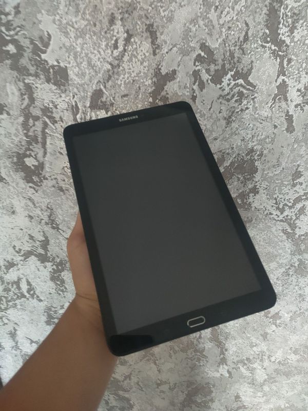 Planshet ( Samsung Galaxy Tab E ) sotiladi! Planshet ( Samsung Galaxy Tab E ) sotiladi!