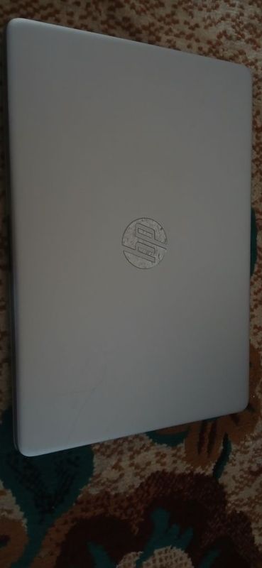 Hp laptopi made in Dubai with bag and also charger Hp laptopi made in Dubai with bag and also charger
