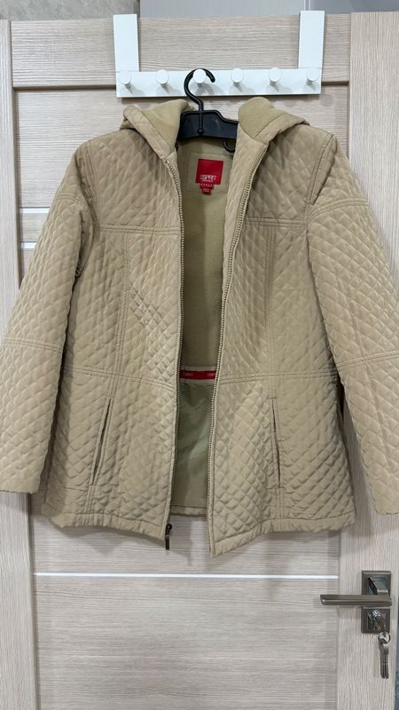 Куртка стеганая Esprit Куртка стеганая Esprit