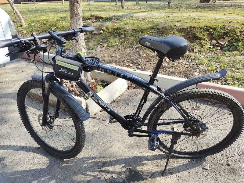 Velosiped qora srochni sotiladi Velosiped qora srochni sotiladi