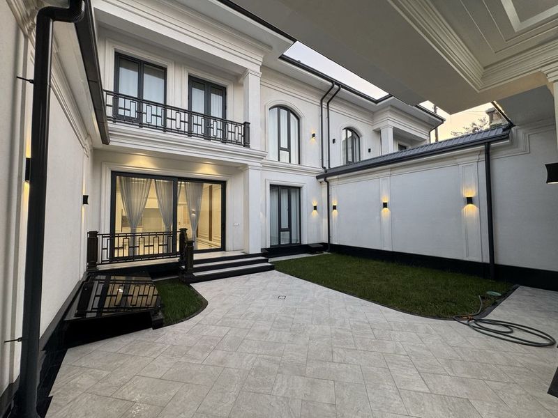 Ор-р: Центр Луначарский Продается Новый Евро дом 3,3 соток 600м2 7.ком Ор-р: Центр Луначарский Продается Новый Евро дом 3,3 соток 600м2 7.ком