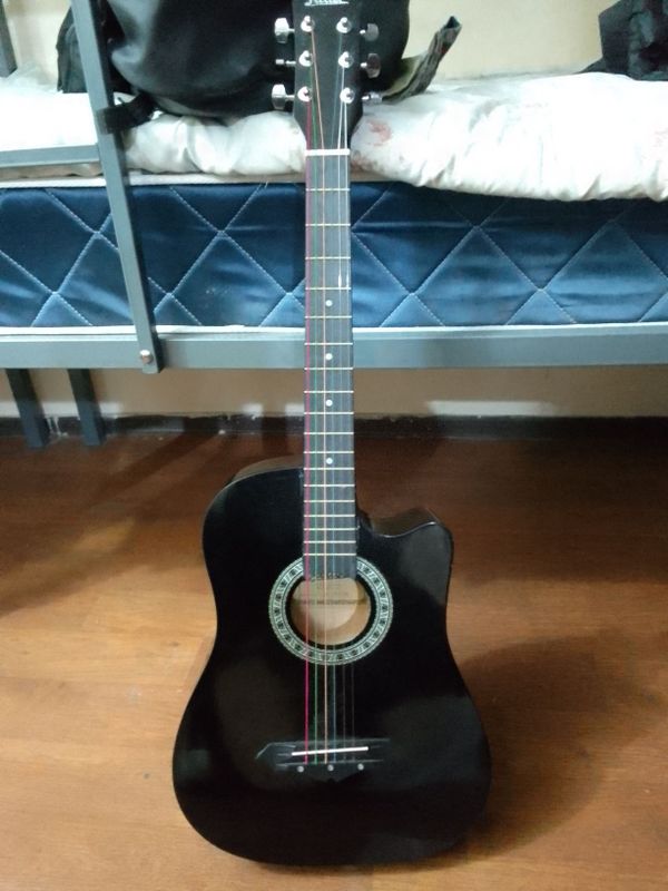 Acustik gitara zavoddan arzon