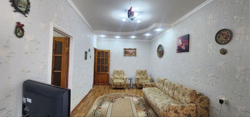 Юнусобод 11кв метро Мегапланет 2комнатная только семейный место супер